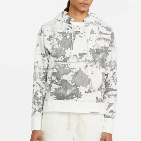 Nike Tops - Nike Standard Issue Fly Splatter Hoodie SZ S
